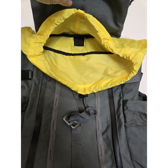 Topo Designs 36.8L Mountain Backpack Charcoal/Gray Excellent Condition. - Picture 6 of 15